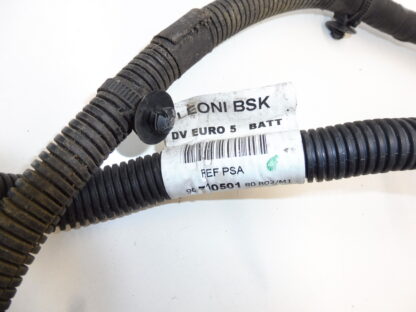 Verbindungskabel + Pol im Motor Citroën Peugeot 9671050180 5642YN 9803510980 – Bild 2