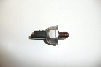 Kraftstoffdrucksensor Citroën Peugeot 96554465480 – Bild 2